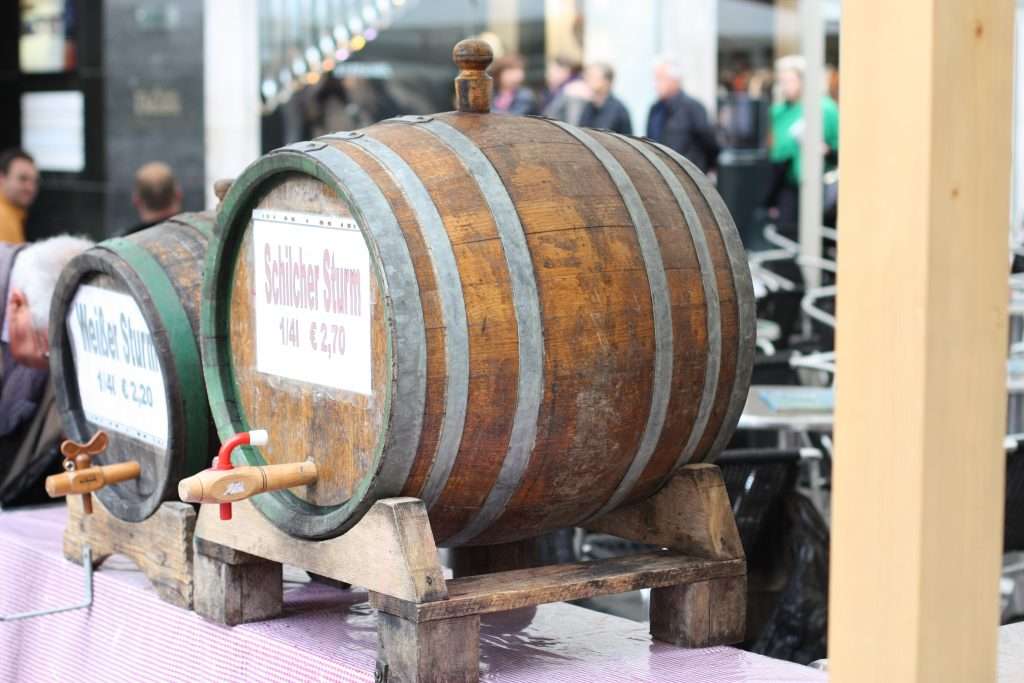 Weisser Sturm und Schilcher Sturm im Fass